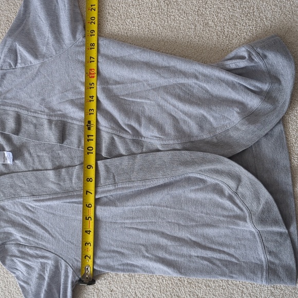 3 for $30. Open front long sleeve top - Picture 5 of 6